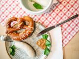 Rosenmontags-Feier im Alten Hackerhaus: Weißwurst-Aktion und Abend in der Roy Schlagerbar